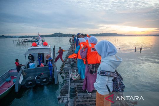 Antar jemput pelajar pulau di perbatasan NKRI Page 1 Small