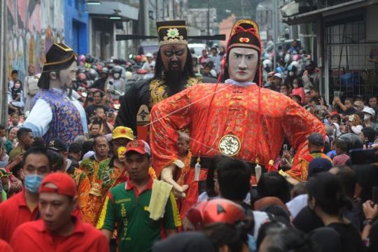 Kirab budaya Cap Go Meh di Salatiga Page 1 Small