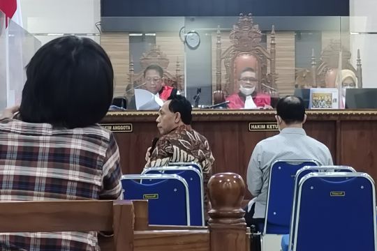 Saksi Rektor Untirta akui titip anak berprestasi masuk Unila