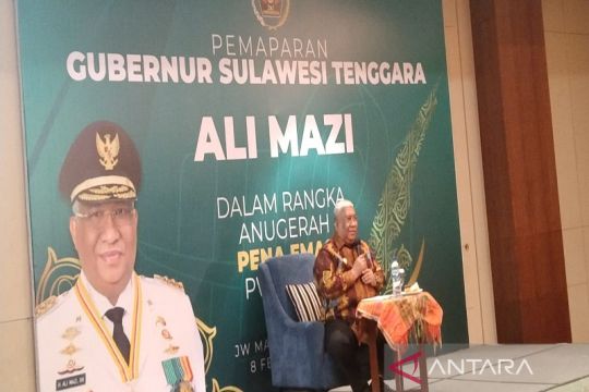 Gubernur Ali Mazi terima Anugerah Pena Emas dari PWI Pusat