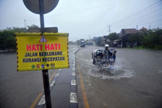 Banjir di jalur pantura Kudus Page 1 Small