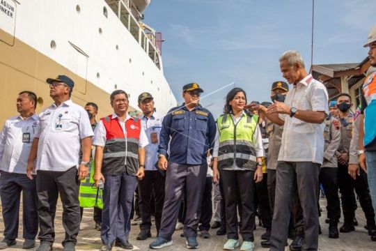 Pemudik bersepeda motor tiba di Pelabuhan Tanjung Emas Semarang Page 4 Small