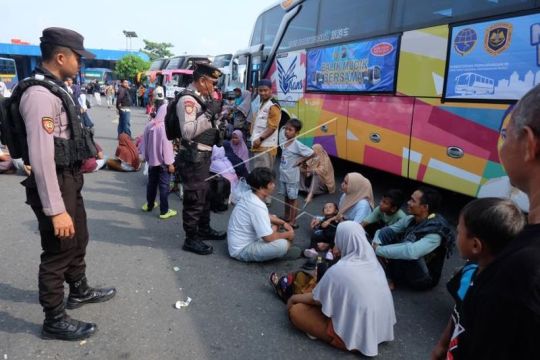 Program mudik dan balik gratis Kementerian Perhubungan Page 1 Small