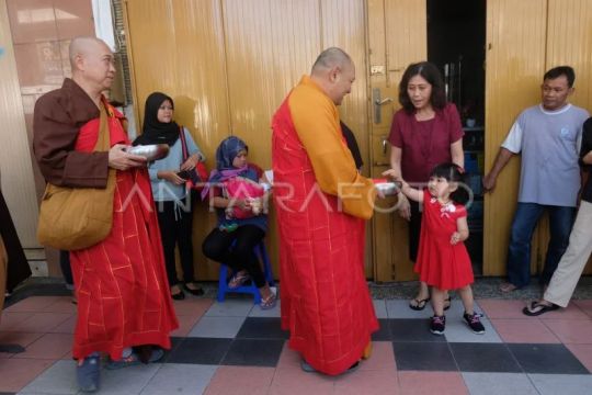 Ritual pindapata di Kota Magelang Page 3 Small