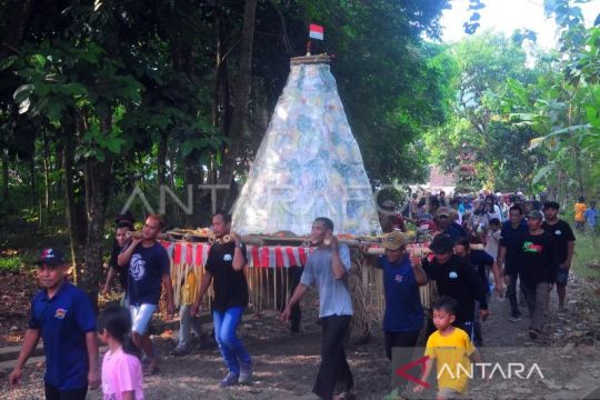 Festival Memeden Gadhu di Jepara Page 2 Small