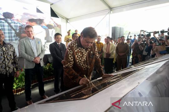 Perusahaan AS-Jerman buat pabrik semikonduktor-kaca Rp444 T di Batam