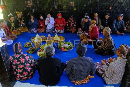 Grebeg Satu Suro Open Lepen di lereng Gunung Sindoro Page 2 Small