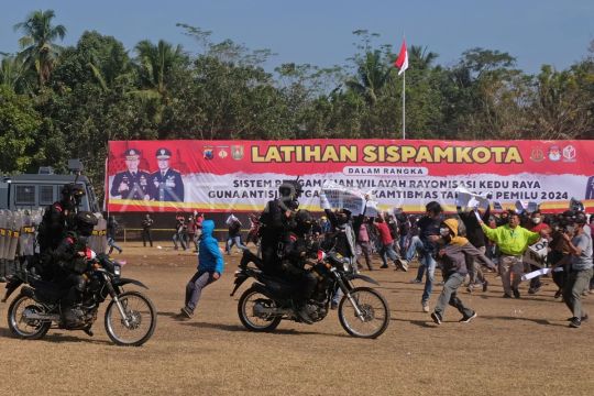 Latihan Sispamkota di Magelang Page 3 Small