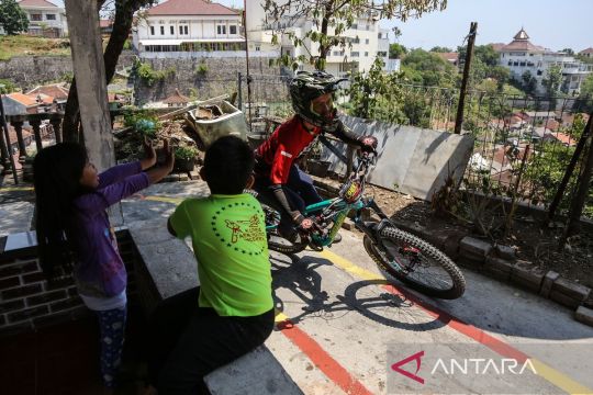 Kejuaraan Gajahmungkur Ultimate Urban Downhill 2023 di Semarang Page 2 Small