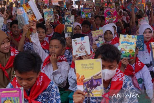 Gerakan 1.000 pelajar ayo membaca di Kota Pekalongan Page 2 Small