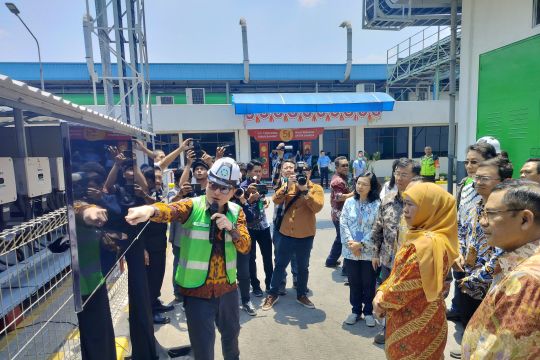 Gubernur Khofifah apresiasi perusahaan gunakan PLTS