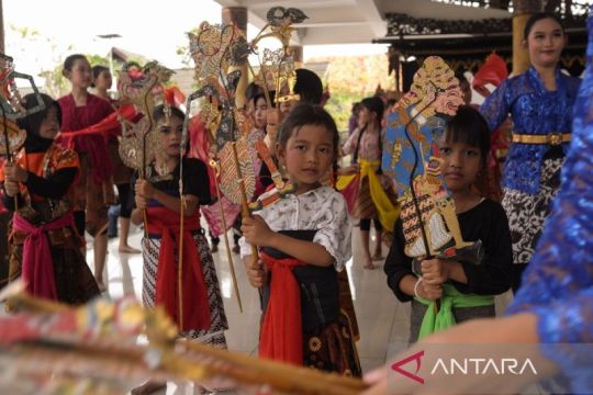 Peringatan Hari Wayang Nasional Page 1 Small