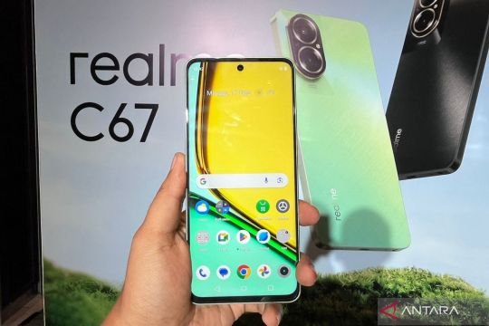 Harga nyaris sama, mending Realme C67 atau Tecno Spark 20 Pro?
