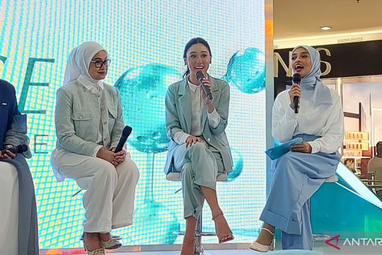 Yasmin Safira sebut lip balm jadi riasan wajibnya