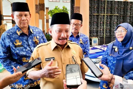 Alasan sibuk pilkada, Bupati Situbondo mangkir dari panggilan KPK