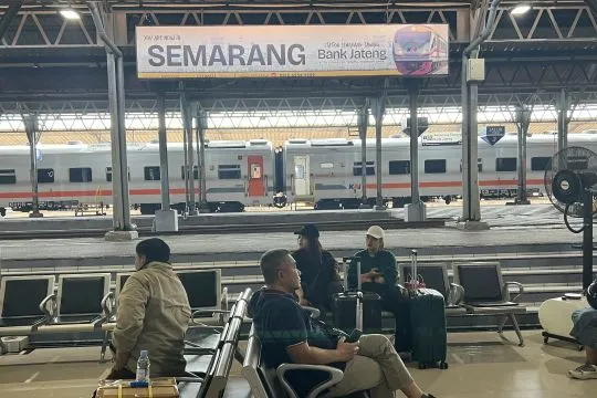 Jadwal keberangkatan kereta api dari Semarang ke Surabaya