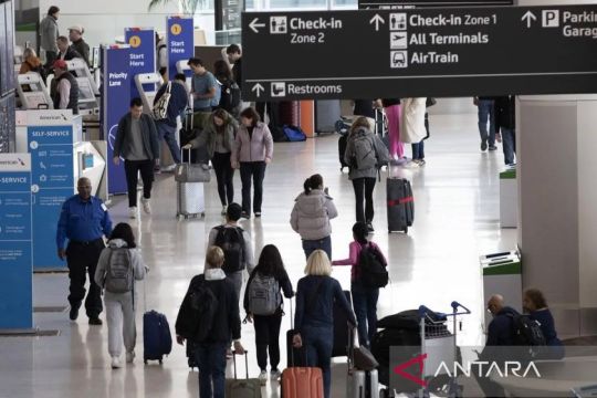 AS pertimbangkan perluasan 'travel ban' ke lebih dari 30 negara