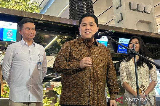 Menteri Erick Thohir pastikan harga tiket pesawat sudah turun