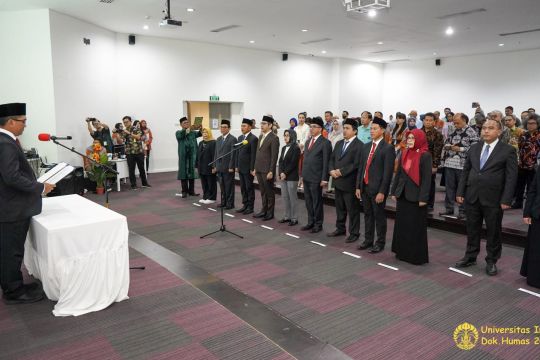 Rektor UI lantik dewan pengawas dan direksi RSUI