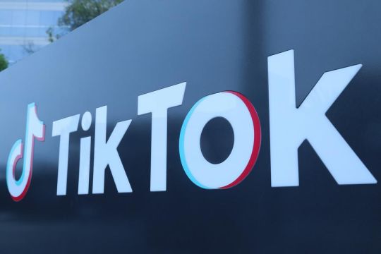 Saham China terkait aplikasi Xiaohongshu terus melonjak