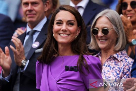 Saling dukung lawan kanker, Kate Middleton dan Jessie J berpelukan