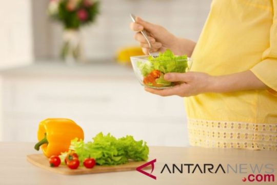 Makanan dan minuman yang sebaiknya dihindari selama masa kehamilan