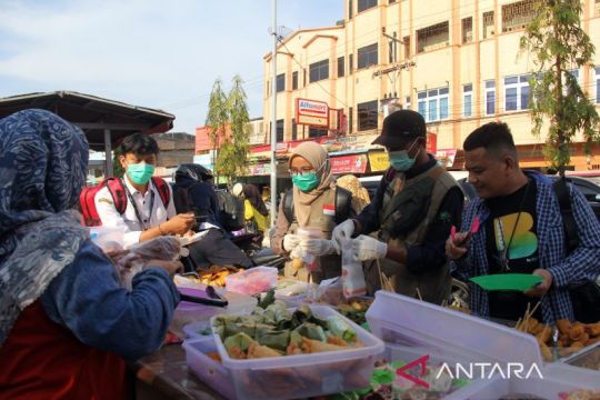 Uji sampel takjil Ramadhan di Dumai