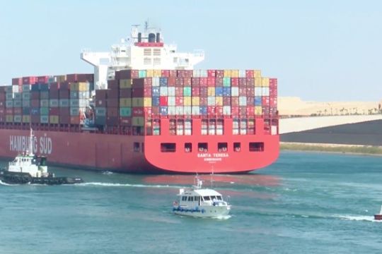 166 kapal dialihkan kembali ke Terusan Suez Mesir sejak Februari