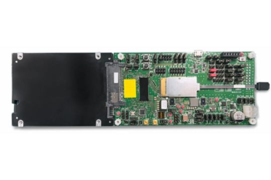 Kioxia, AIO Core dan Kyocera Umumkan Pengembangan SSD Optik Broadband yang Kompatibel Dengan PCIe 5.0 untuk Pusat Data Ramah Lingkungan Generasi Berikutnya