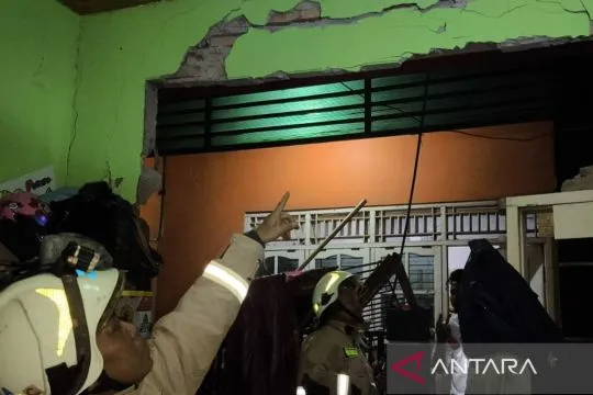 Tiga orang luka akibat ledakan tabung gas di Cilincing