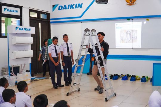 Daikin latih siswa SMK soal keselamatan kerja-kelestarian lingkungan
