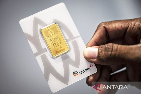 Harga emas Antam hari ini naik Rp10.000 ke angka Rp2,425 juta/gram