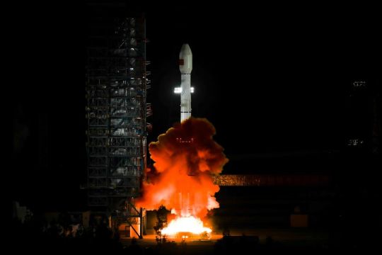 China luncurkan satelit relai data baru
