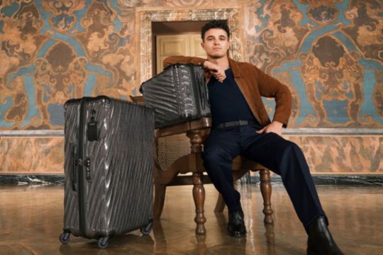 TUMI Rayakan Koleksi Terbaru 19 Degree Lite dengan Kampanye yang Dibintangi Duta Merek Global, Lando Norris