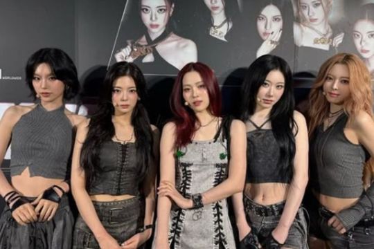 Lirik lagu "Focus" dari grup idol ITZY dan terjemahannya