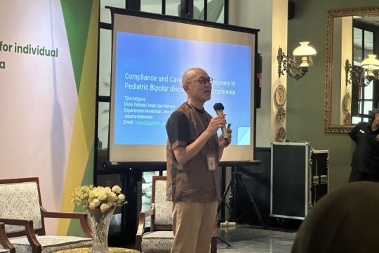 Sering ditemukan pada anak, ini beda bipolar dan skizofrenia