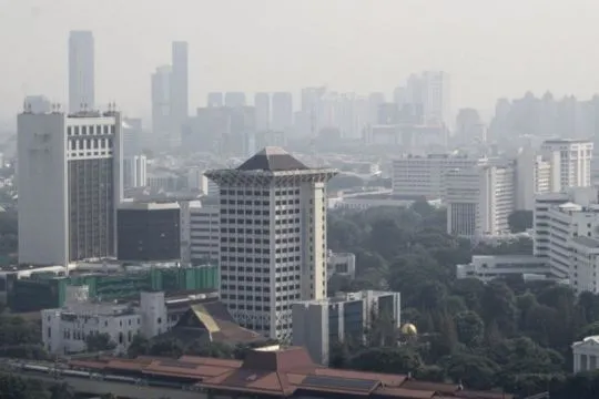 KLH minta DKI percepat konversi angkutan massal berbasis listrik