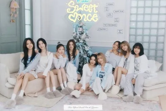 TWICE rayakan ulang tahun ke-10 dengan rilis album 
