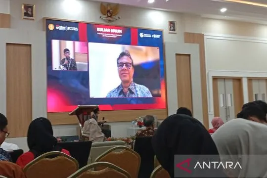 Wamen Komdigi: Kemajuan AI harus disikapi dengan strategi yang cerdas