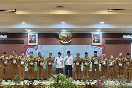 BPK Kalsel serahkan hasil pemeriksaan keuangan 13 kabupaten/kota