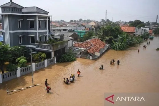 Jaktim siagakan 400 personel untuk antisipasi banjir