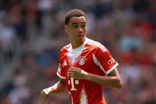 Bayern Muenchen konfirmasi Jamal Musiala alami patah tulang fibula