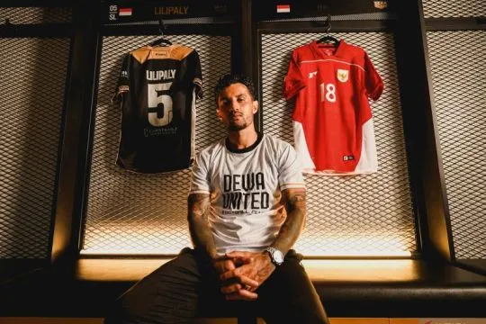 Dewa United pinjam Stefano Lilipaly dari Borneo FC