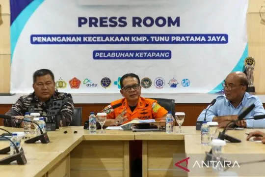Tim SAR akan perluas pencarian korban kapal tenggelam di permukaan