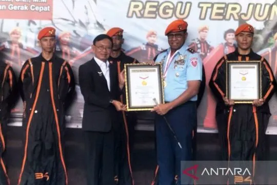 Kopasgat diakui MURI selaku pelopor pasukan wingsuit pertama Indonesia
