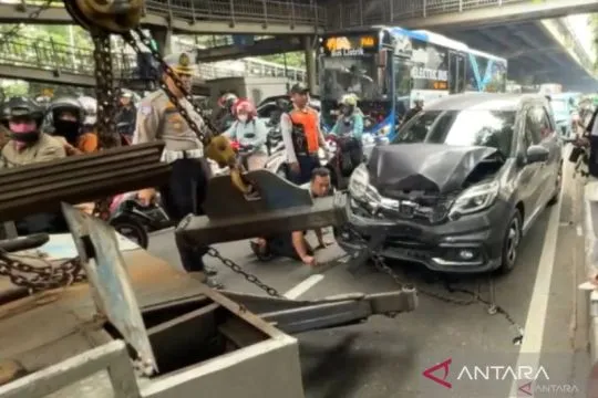 Kriminal kemarin,mayat tanpa kepala hingga tabrakan beruntun di Jaktim