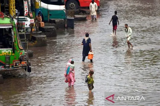 Hujan muson renggut 98 nyawa dan lukai 185 orang di Pakistan