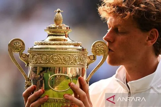 Sinner kalahkan Alcaraz untuk raih gelar Wimbledon