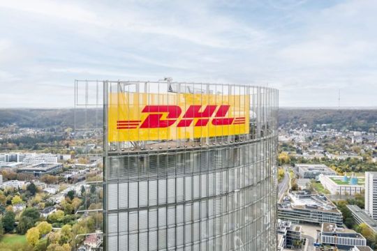 DHL Express dan BCA bersinergi kurangi jejak karbon logistik