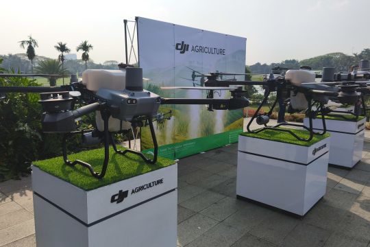 Drone pertanian canggih DJI Agras T100 diluncurkan di Indonesia